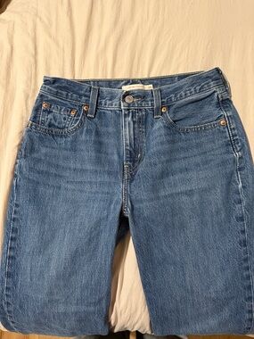 Levi's Straight-Leg Women's Jeans in Medium Blue